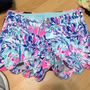 Lilly Pulitzer Buttercup stretch short 5” inseam